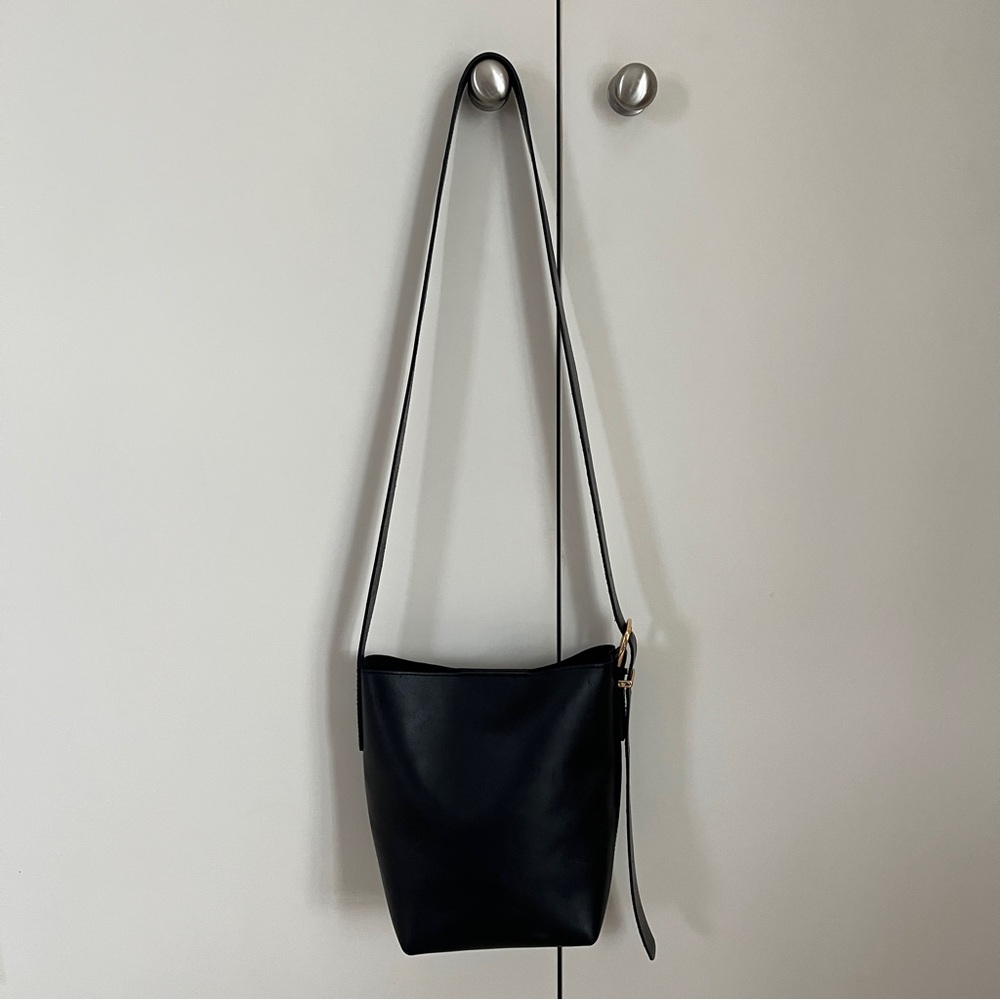 Madewell The Essential Mini Bucket Tote Crossbody Black Leather - Picture 2 of 14